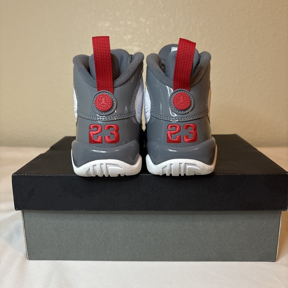 Nike‎ Air Jordan 9 Retro Size 4Y, Fire Red/Cool Grey, 302359-162 - Picture 4 of 16